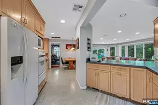 1106 Emerson Ave, Teaneck Township, NJ 07666 - Photo 8