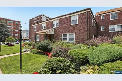 2199 Center Avenue B #B, Fort Lee, NJ 07024 - Photo 2