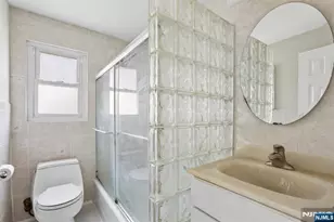 2199 Center Ave B, Fort Lee, NJ 07024 - Photo 20