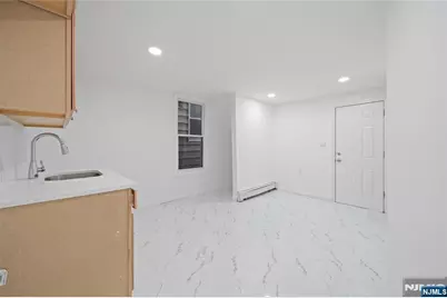 80 Wayne Avenue, Paterson, NJ 07522 - Photo 10