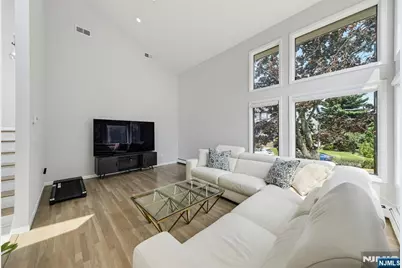 15 Hudson Terrace, Englewood Cliffs, NJ 07632 - Photo 6