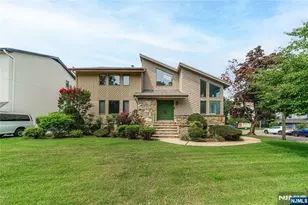15 Hudson Terrace, Englewood Cliffs, NJ 07632 - Photo 2