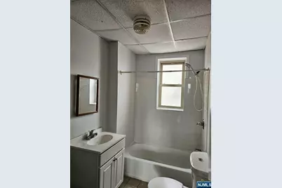 194 Davis Avenue 51 #51, Kearny, NJ 07032 - Photo 2