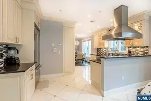 48 Myrtle Ave, Edgewater, NJ 07020 - Photo 10