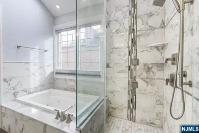 48 Myrtle Avenue, Edgewater, NJ 07020 - Photo 12