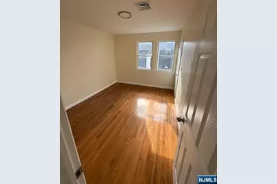 559 Kipp Street 2 #2, Teaneck Township, NJ 07666 - Photo 4