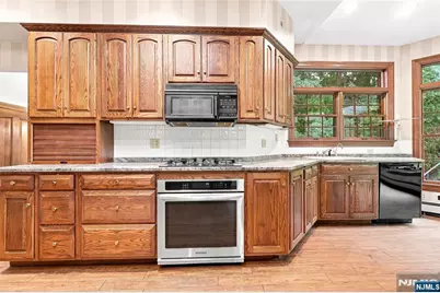 41 Crest Road, Hillsdale, NJ 07642 - Photo 16