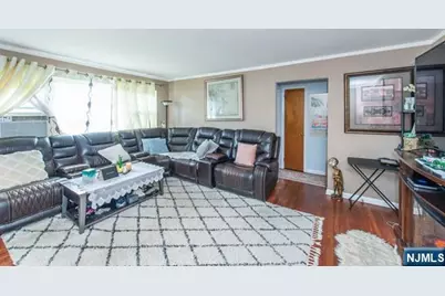 20 Halsey Avenue 18 #18, Haledon, NJ 07508 - Photo 2