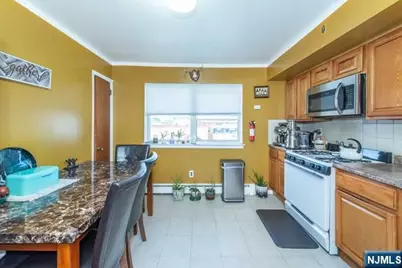 20 Halsey Avenue 18 #18, Haledon, NJ 07508 - Photo 4
