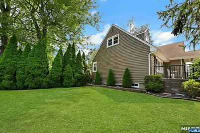 340 Graphic, New Milford, NJ 07646 - Photo 42