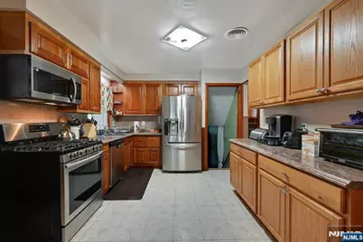 340 Graphic, New Milford, NJ 07646 - Photo 14