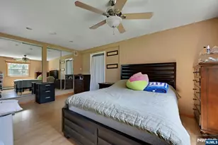 340 Graphic, New Milford, NJ 07646 - Photo 38