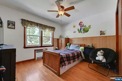 340 Graphic, New Milford, NJ 07646 - Photo 28