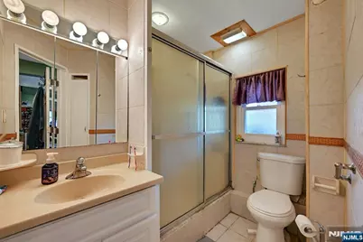 340 Graphic, New Milford, NJ 07646 - Photo 40