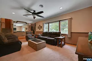 340 Graphic, New Milford, NJ 07646 - Photo 6
