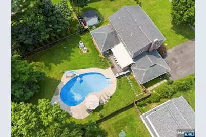 392 Monroe Avenue, Wyckoff Township, NJ 07481 - Photo 2