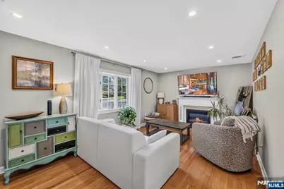 392 Monroe Avenue, Wyckoff Township, NJ 07481 - Photo 6
