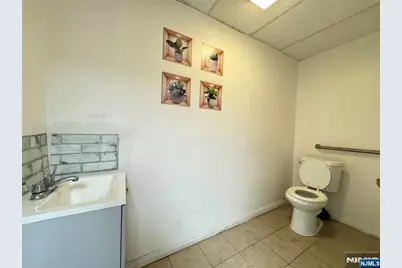 163 Shaw Avenue E&amp;f #E&amp;F, Irvington, NJ 07111 - Photo 6
