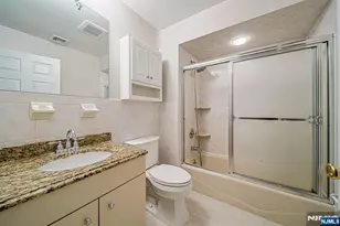 26 E Washington Pl B, Palisades Park, NJ 07650 - Photo 14