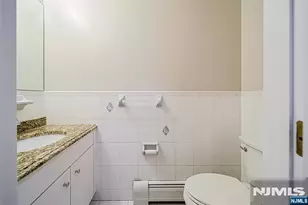 26 E Washington Pl B, Palisades Park, NJ 07650 - Photo 8