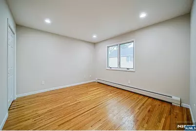 26 E Washington Place B #B, Palisades Park, NJ 07650 - Photo 12