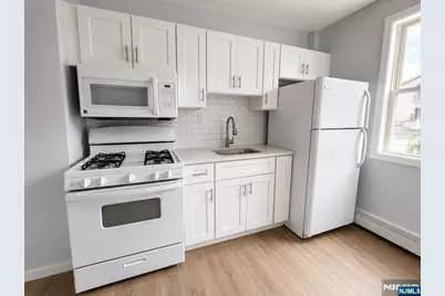 227 Patterson Street 2R #2R, Harrison, NJ 07029 - Photo 8