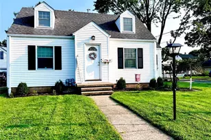 22 First St, Mahwah, NJ 07430 - Photo 1