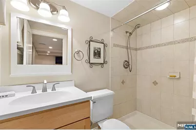 546 Art Lane, Ridgefield, NJ 07657 - Photo 32