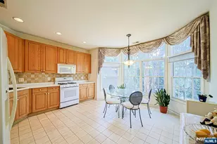 604 Turlington Ct 234, Livingston, NJ 07039 - Photo 16