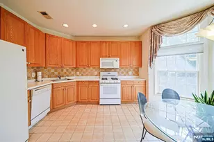 604 Turlington Ct 234, Livingston, NJ 07039 - Photo 18