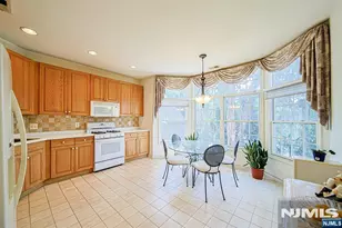 604 Turlington Ct 234, Livingston, NJ 07039 - Photo 16