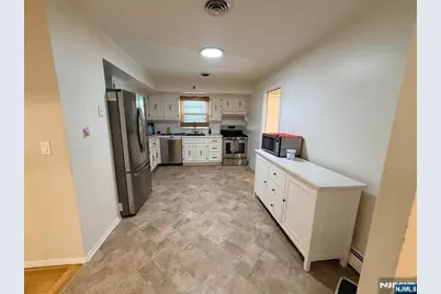 566 Anderson Avenue, Wood Ridge, NJ 07075 - Photo 2