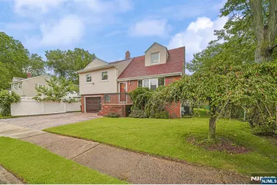 728 Lancaster Road, Ridgefield, NJ 07657 - Photo 2
