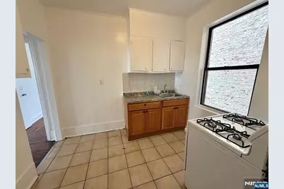 94 Munn Avenue 25 #25, East Orange, NJ 07018 - Photo 6