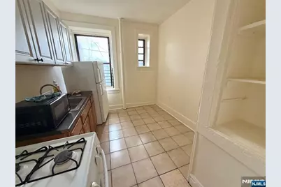 94 Munn Avenue 7 #7, East Orange, NJ 07018 - Photo 6