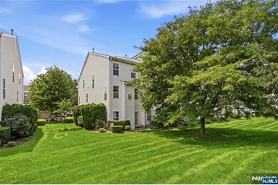 427 Hartford Drive 4028 #4028, Nutley, NJ 07110 - Photo 32