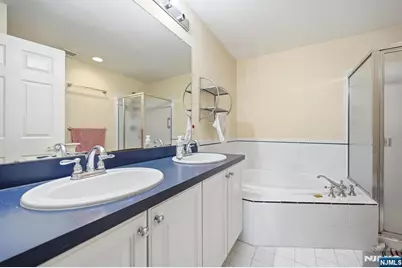 427 Hartford Drive 4028 #4028, Nutley, NJ 07110 - Photo 18