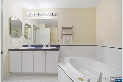 427 Hartford Drive 4028 #4028, Nutley, NJ 07110 - Photo 22