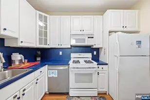 427 Hartford Dr 4028, Nutley, NJ 07110 - Photo 14