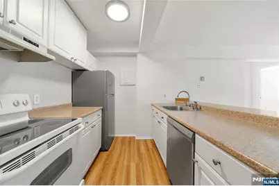 333 Grand Avenue 2N #2N, Palisades Park, NJ 07650 - Photo 8