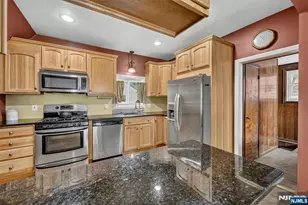 116 Eagle Ave, New Milford, NJ 07646 - Photo 12