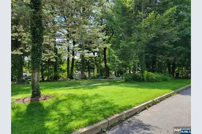219 Werimus Road, Woodcliff Lake, NJ 07677 - Photo 6