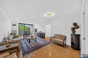 900 Palisade Ave 3D, Fort Lee, NJ 07024 - Photo 1