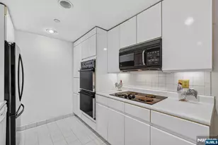 900 Palisade Ave 3D, Fort Lee, NJ 07024 - Photo 20