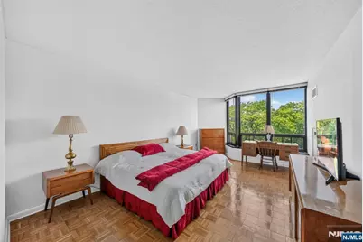 900 Palisade Avenue 3D #3D, Fort Lee, NJ 07024 - Photo 10