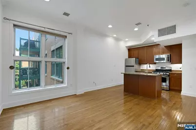 61 Grand Street 2F #2F, Jersey City, NJ 07302 - Photo 8