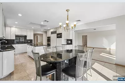 19 Brook Hollow Court, Hawthorne, NJ 07506 - Photo 14