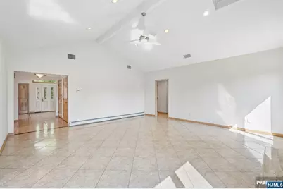 19 Brook Hollow Court, Hawthorne, NJ 07506 - Photo 18