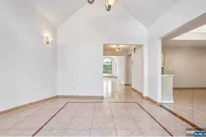 19 Brook Hollow Court, Hawthorne, NJ 07506 - Photo 6