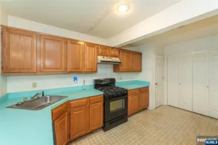 20 Collura Ln K087, Clifton, NJ 07012 - Photo 8